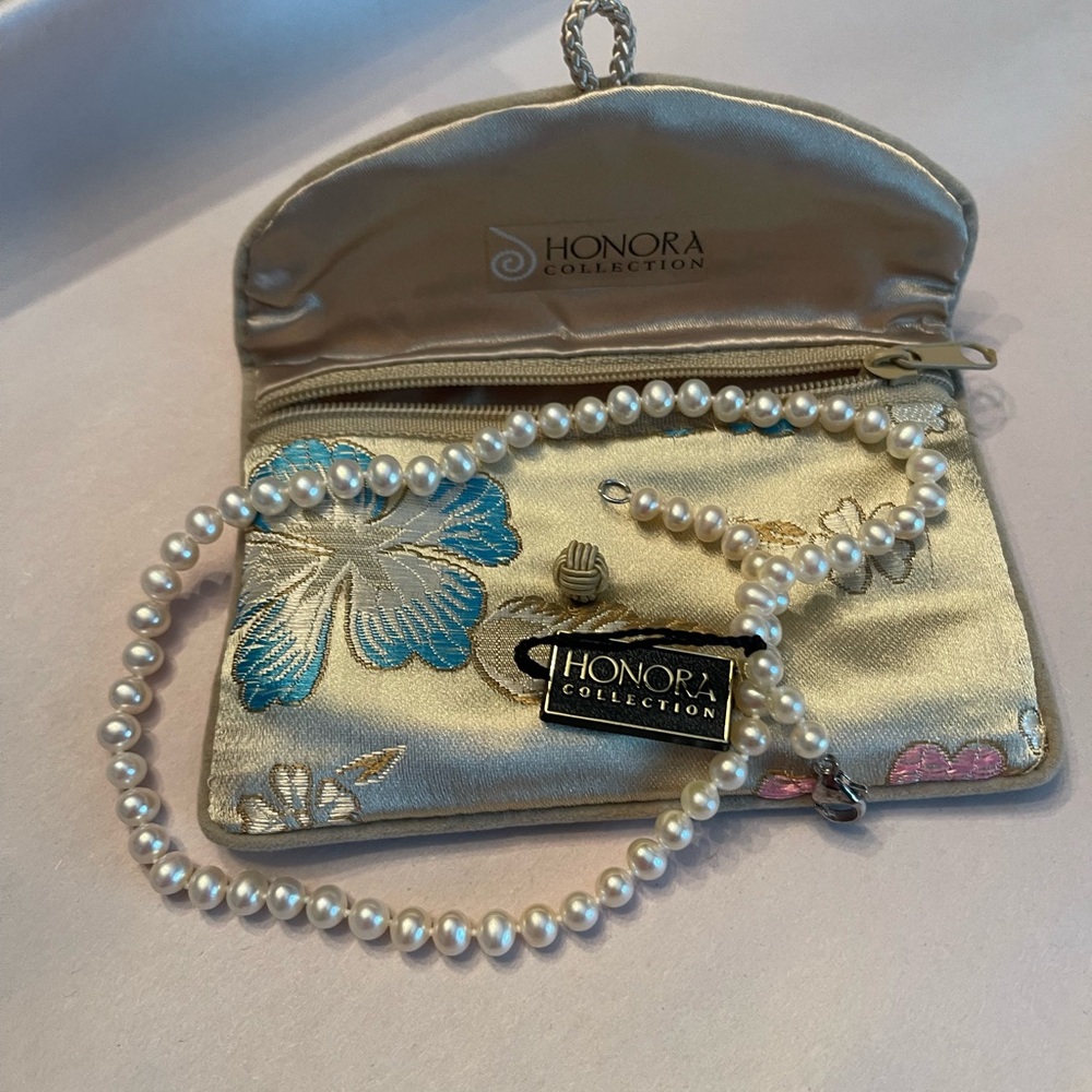 Honora 16 in White Pearl Necklace Classic Design - Picture 2 of 2